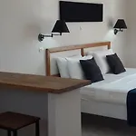 Toni's 3*