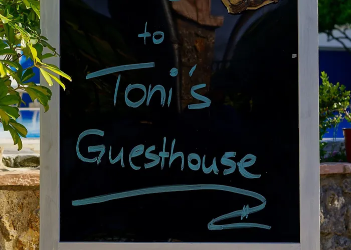 Aparthotel Toni's 3*