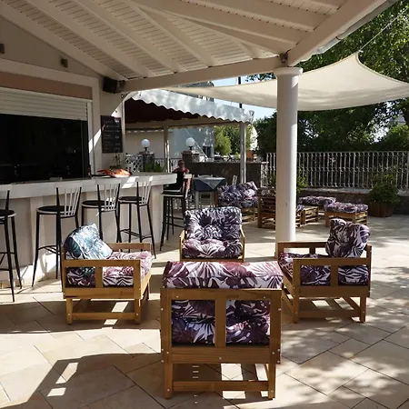 Toni's Kavos