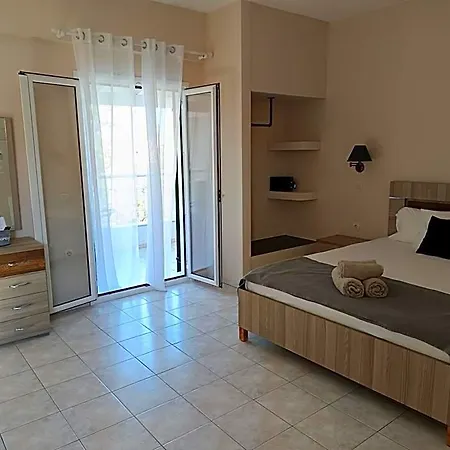 Toni's 3*
