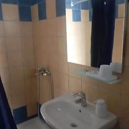 Hotel apartamentowy Toni's Kávos