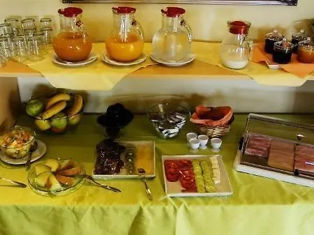 Hotel apartamentowy Toni's Kávos