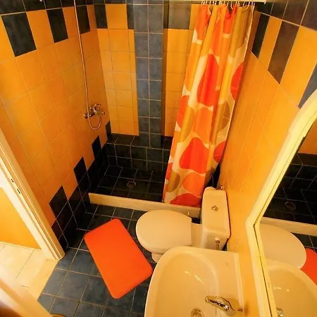 Toni's 3* קאבוס