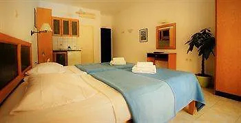 Toni's 3* קאבוס